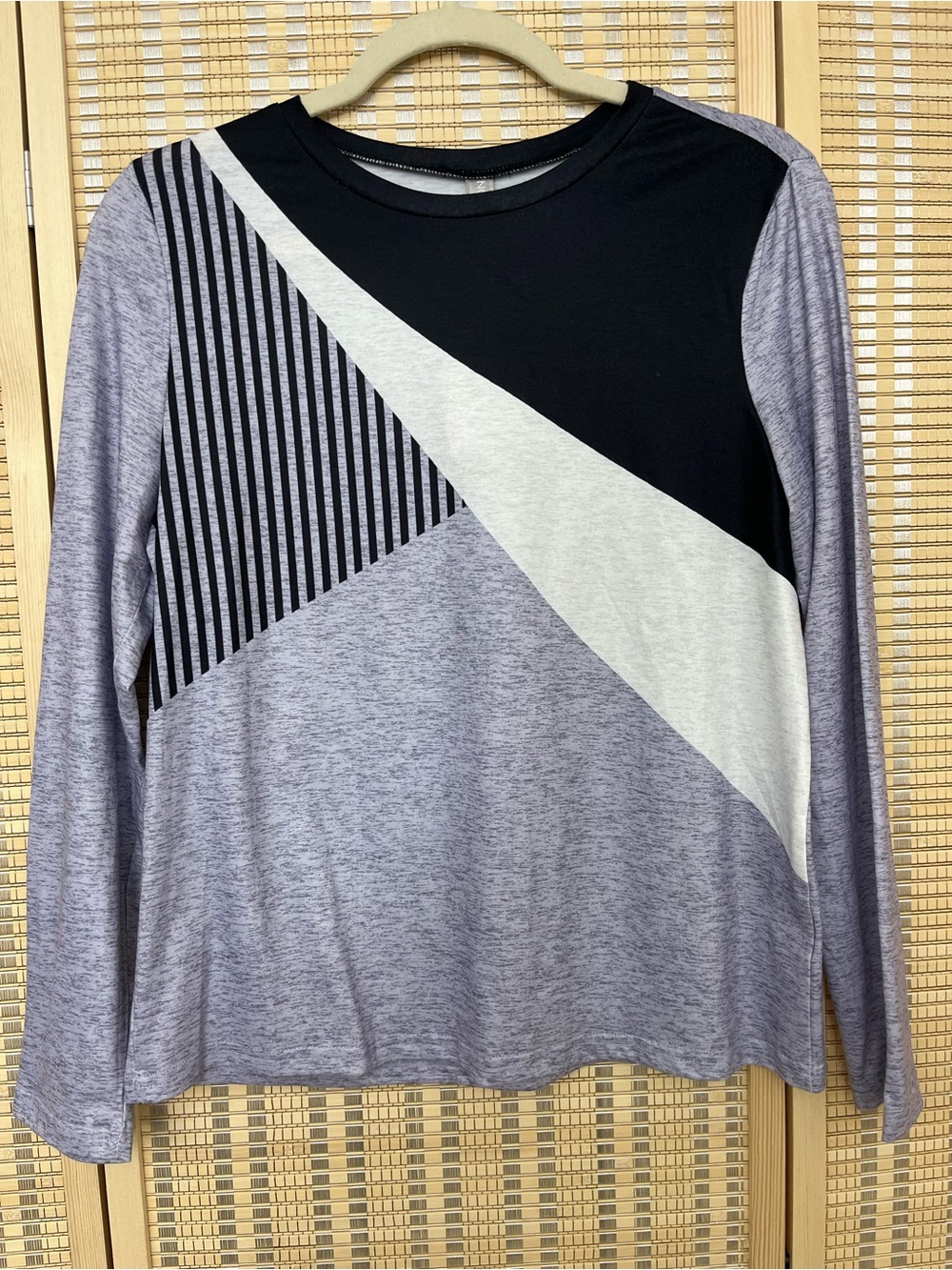 New Women's Long-Sleeve Colorblock Tee